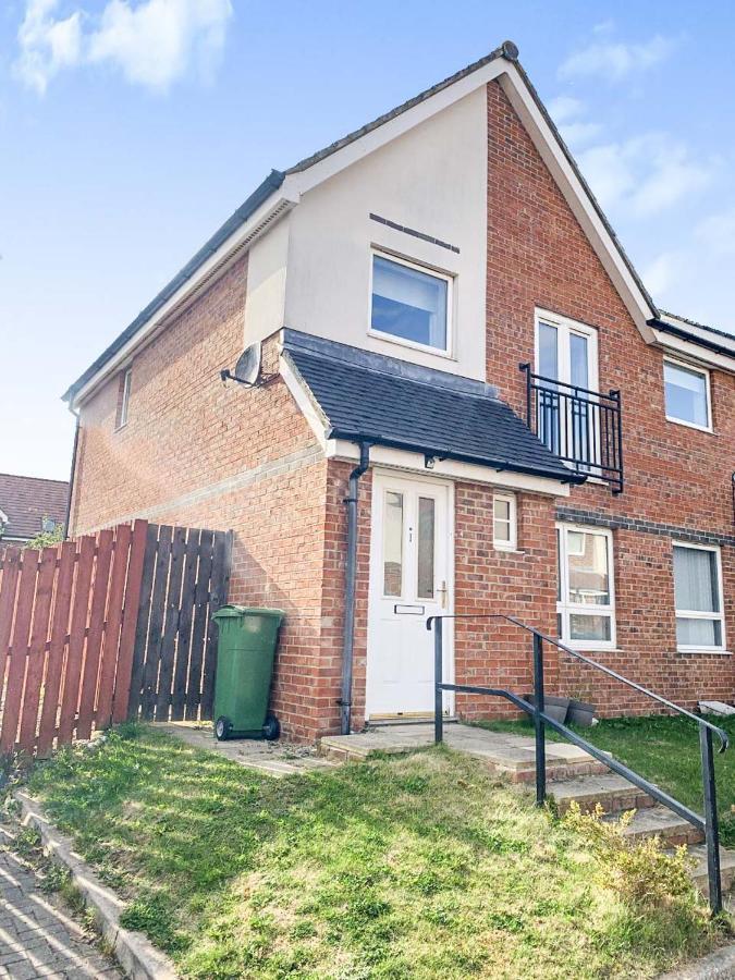 Cosy - Modern - Accommodation - In Heart Of Northumberland 滨海纽比金 外观 照片