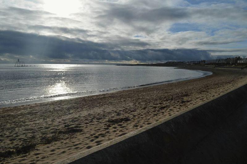 Cosy - Modern - Accommodation - In Heart Of Northumberland 滨海纽比金 外观 照片
